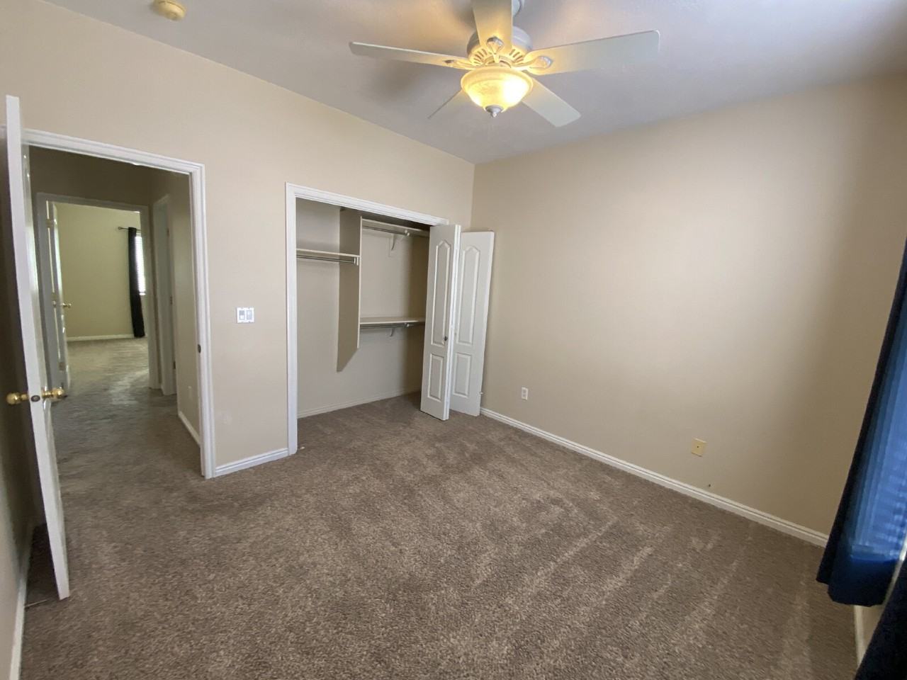 706 E Red Sands Dr - Photo 6 of 16