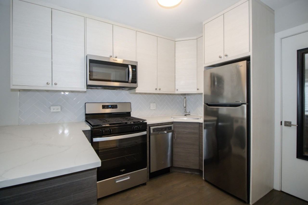 5960 5960 N Winthrop  - 60-3W - Photo 2 of 16