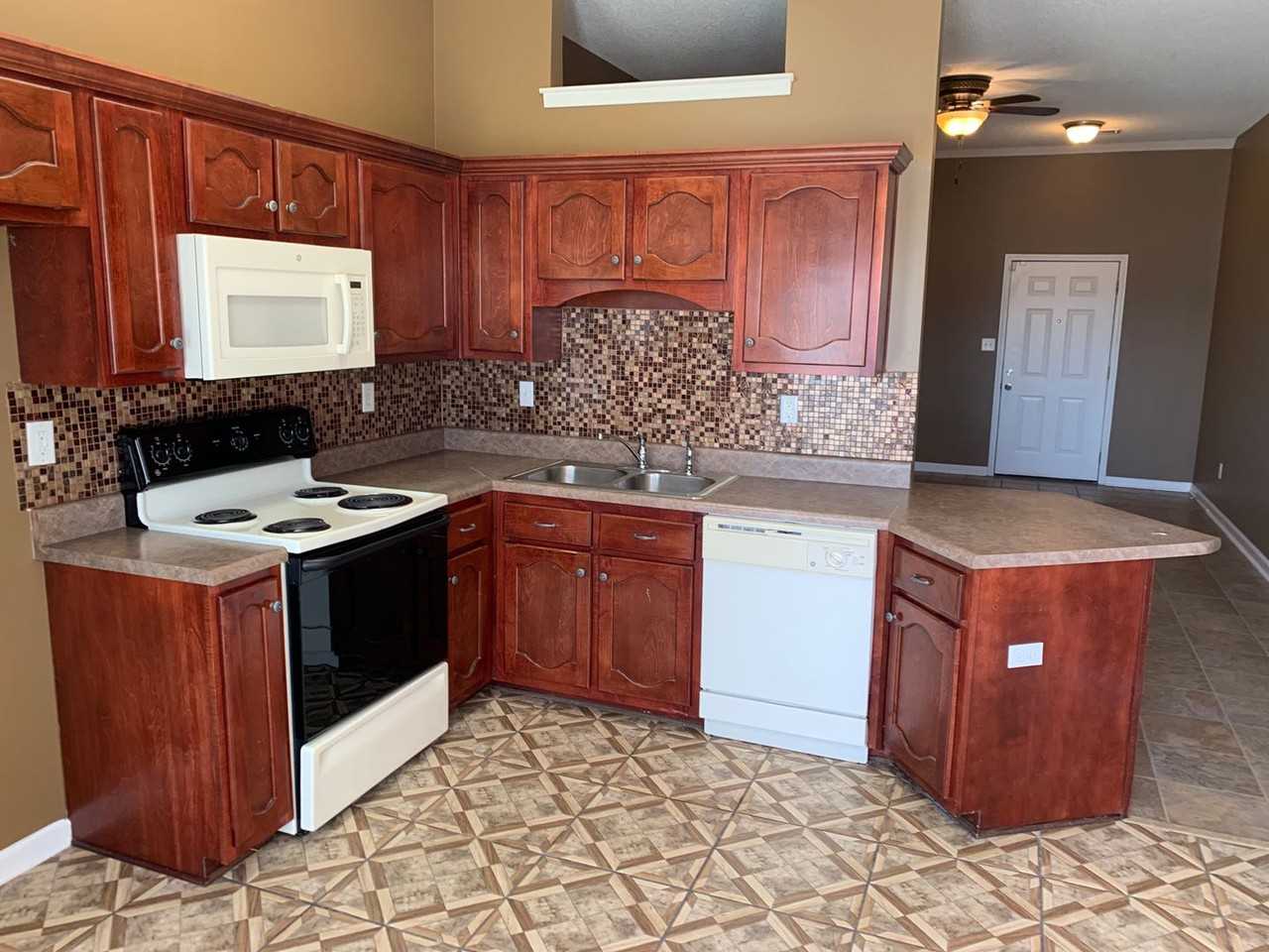 9042 Savannah Ridge Dr - Photo 4 of 12