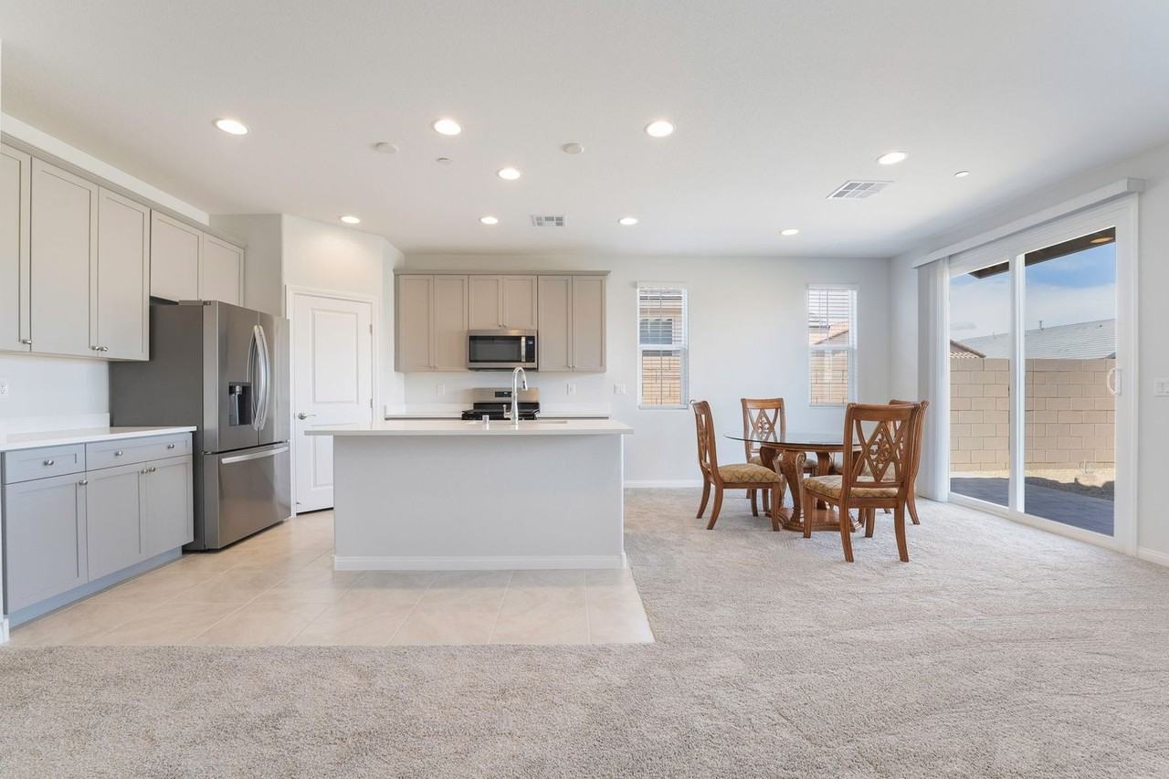 94 Cadence Crest Ave - Photo 5 of 33
