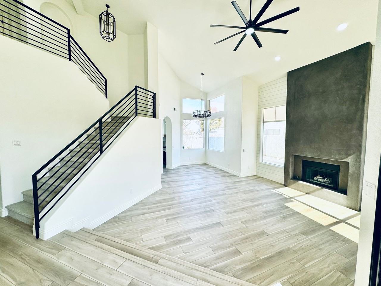 7808 Astral Ave - Photo 6 of 50