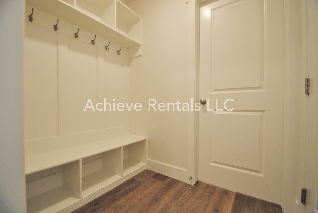 2038 N 380 E - Photo 5 of 15