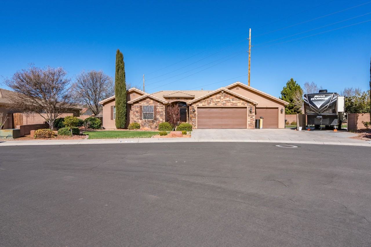 811 Swiss Haven Cir - Photo 2 of 50