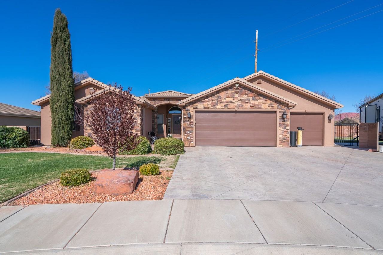 811 Swiss Haven Cir - Photo 3 of 50