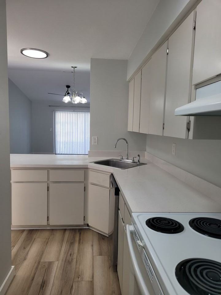 7114 Barclay Ave - Photo 6 of 14