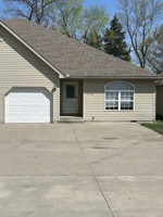 featured image of 717 E Madison St
