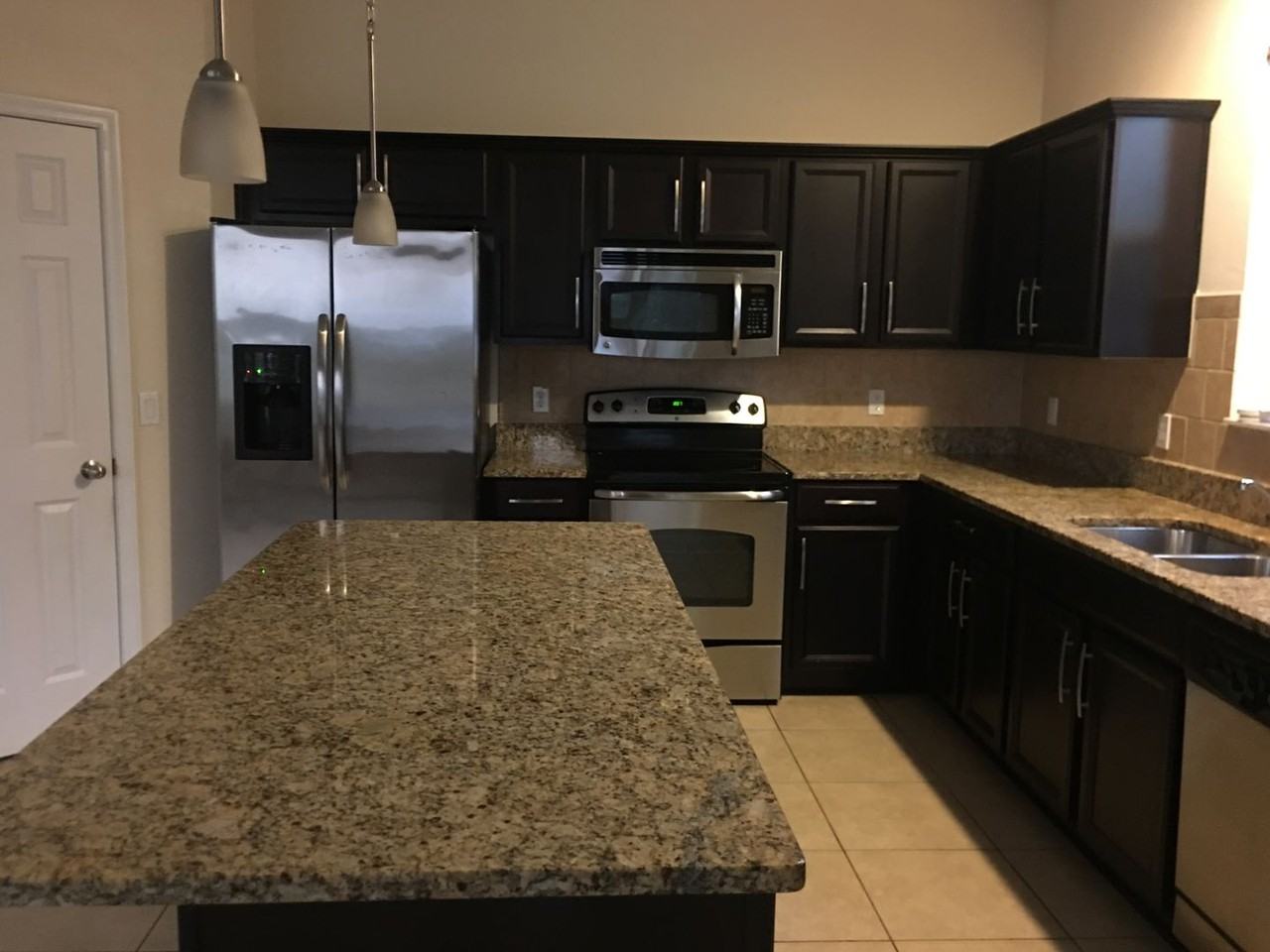 2524 Hunley Loop - Photo 2 of 11