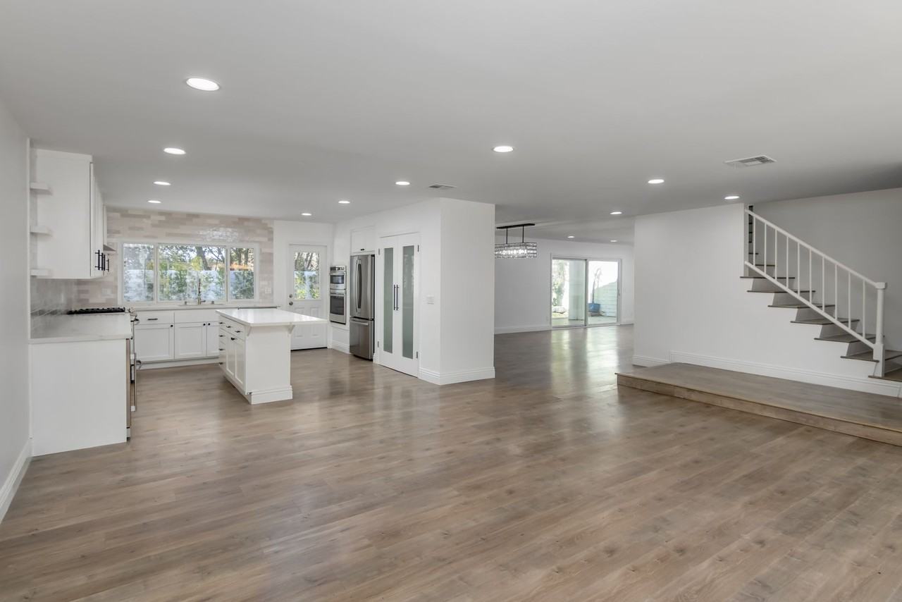 4323 Hartfield Ct - Photo 3 of 23