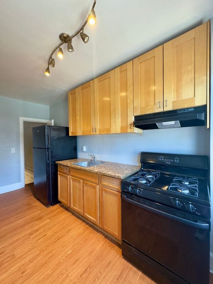 3616 Yolando Rd - Photo 6 of 20