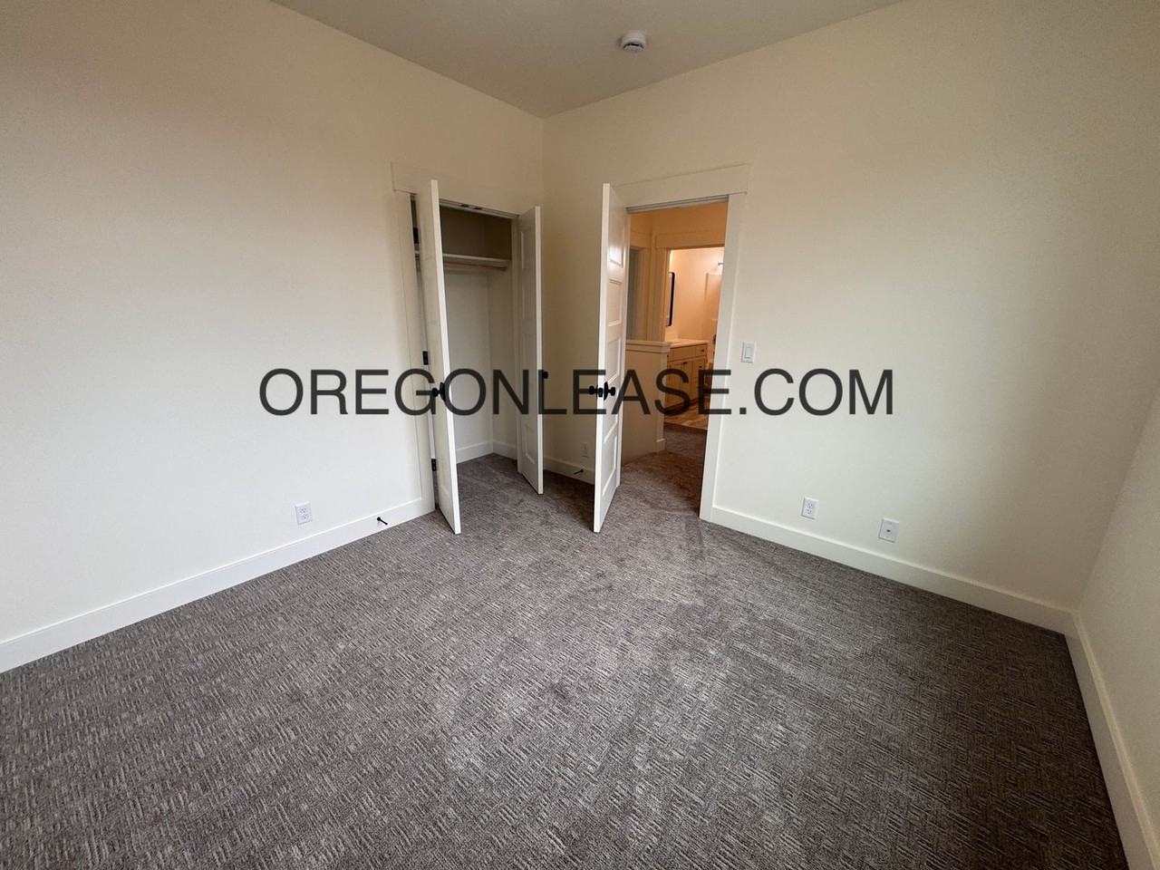 32732 Coburg Creek Dr - Photo 2 of 21
