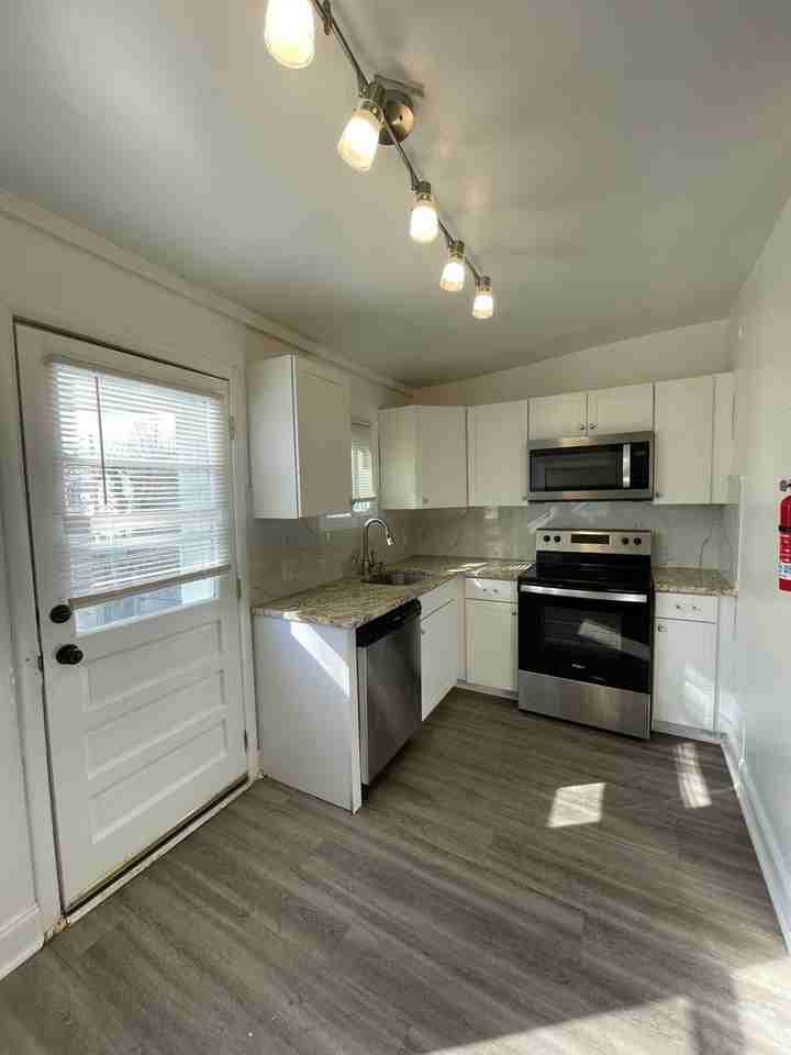 620 Walnut Street - Photo 3 of 27