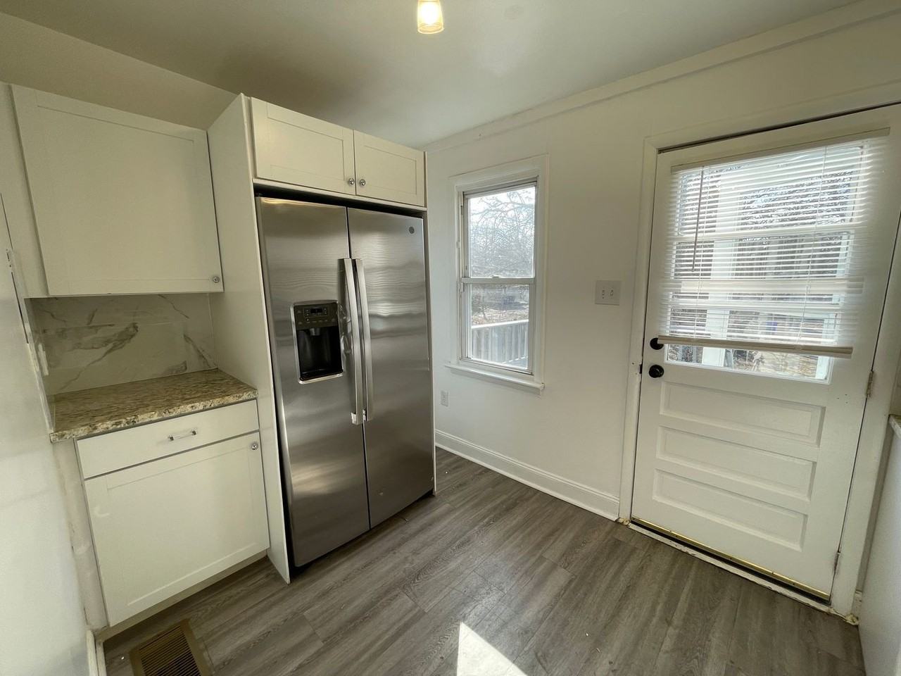 620 Walnut Street - Photo 4 of 27