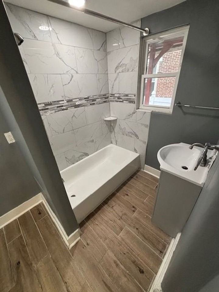 228 N Evans St - Photo 6 of 15