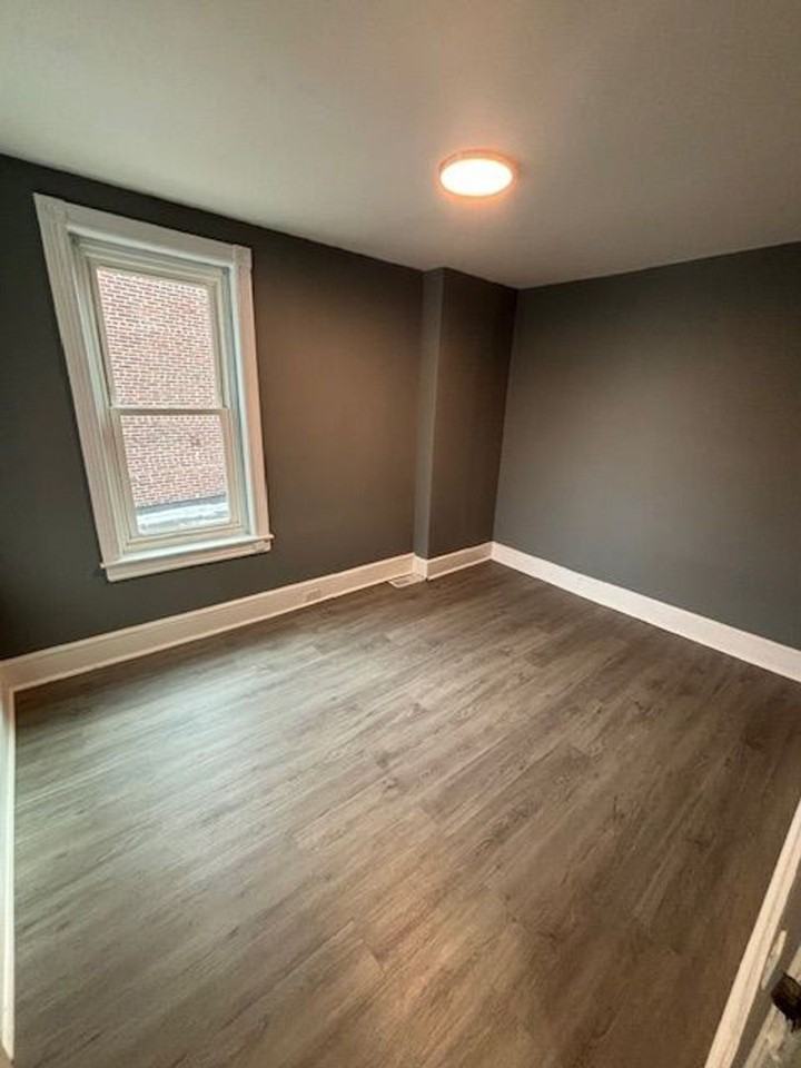 228 N Evans St - Photo 7 of 15