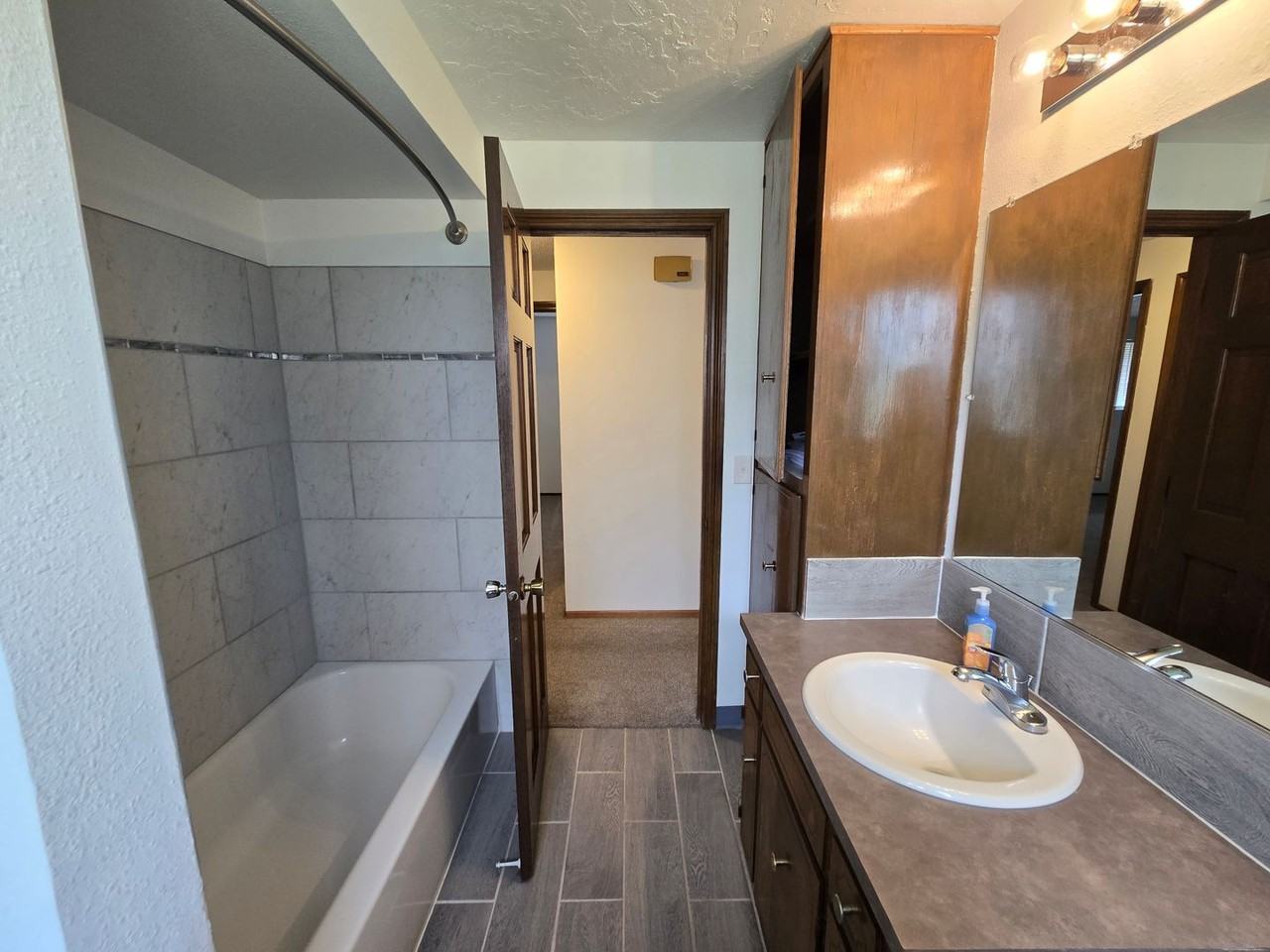 4645 Reimann St Ne - Photo 7 of 15