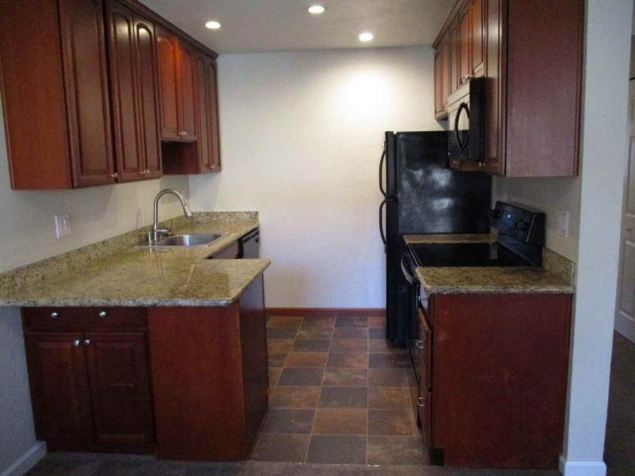 237 Wenatchee Cmn - Photo 2 of 10