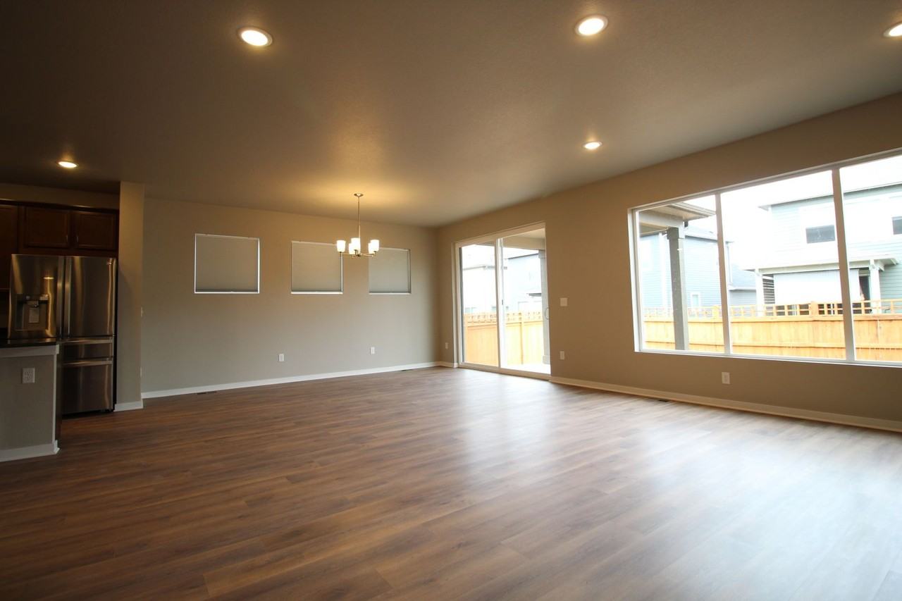 5267 Honeycomb Ave - Photo 4 of 20