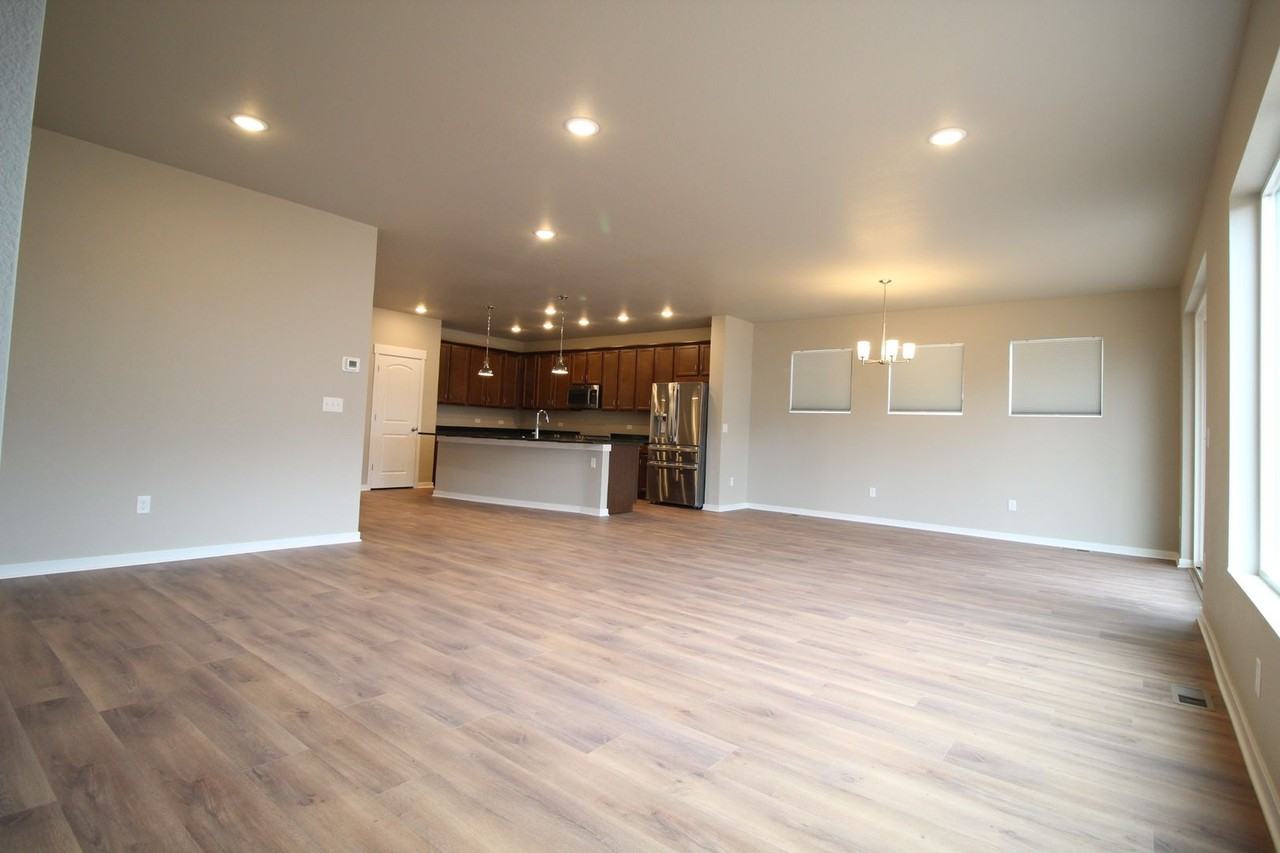 5267 Honeycomb Ave - Photo 5 of 20