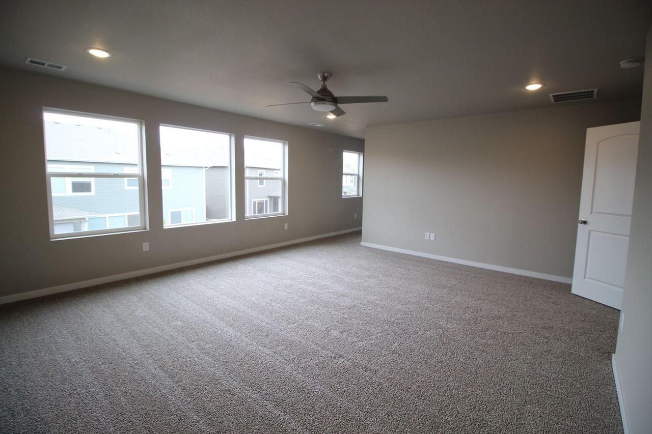 5267 Honeycomb Ave - Photo 7 of 20