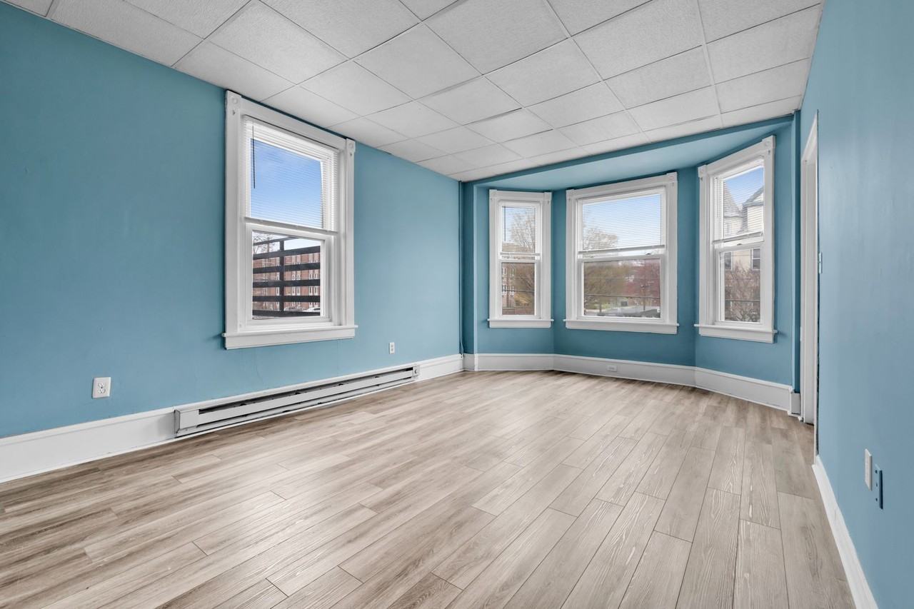 540 Seneca St - Photo 5 of 23