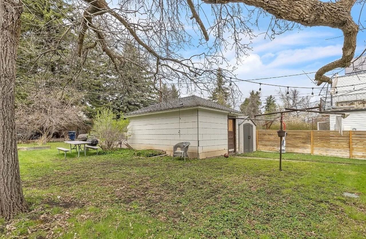 1205 S Grand Ave - Photo 5 of 33