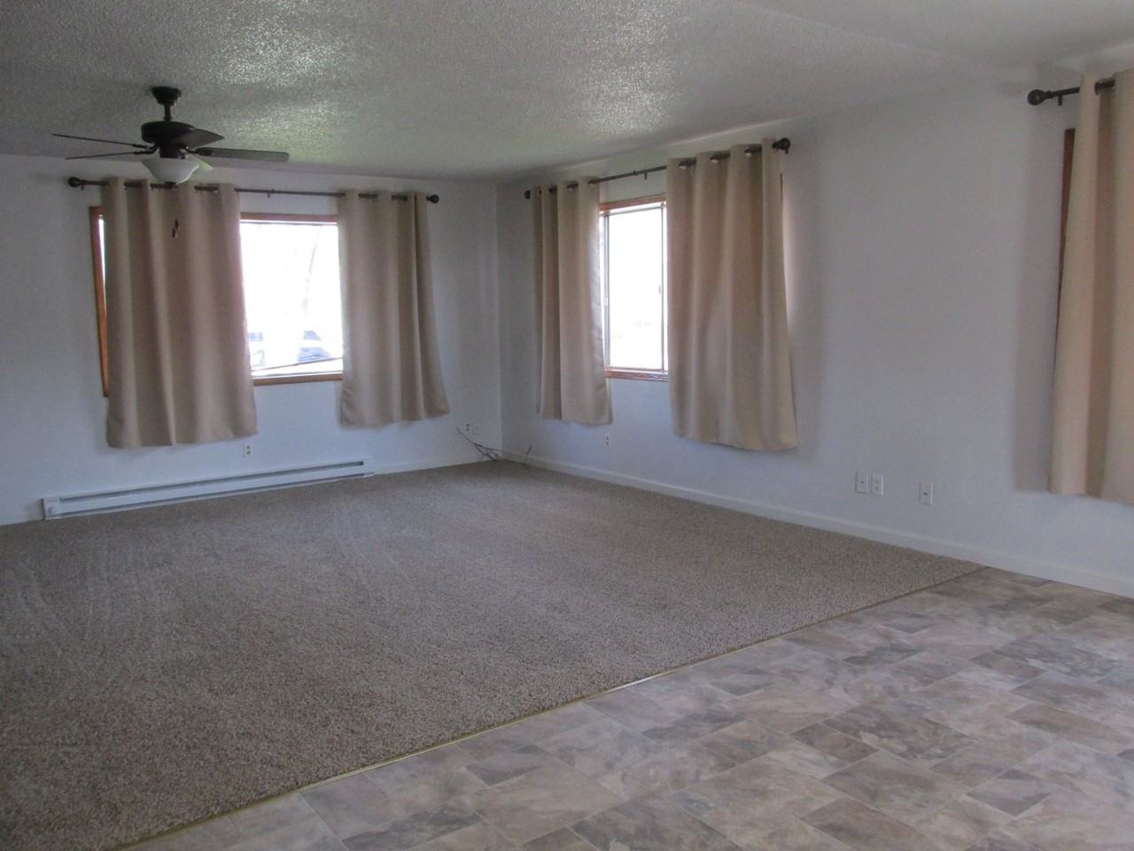 610 Hall St - Photo 3 of 9