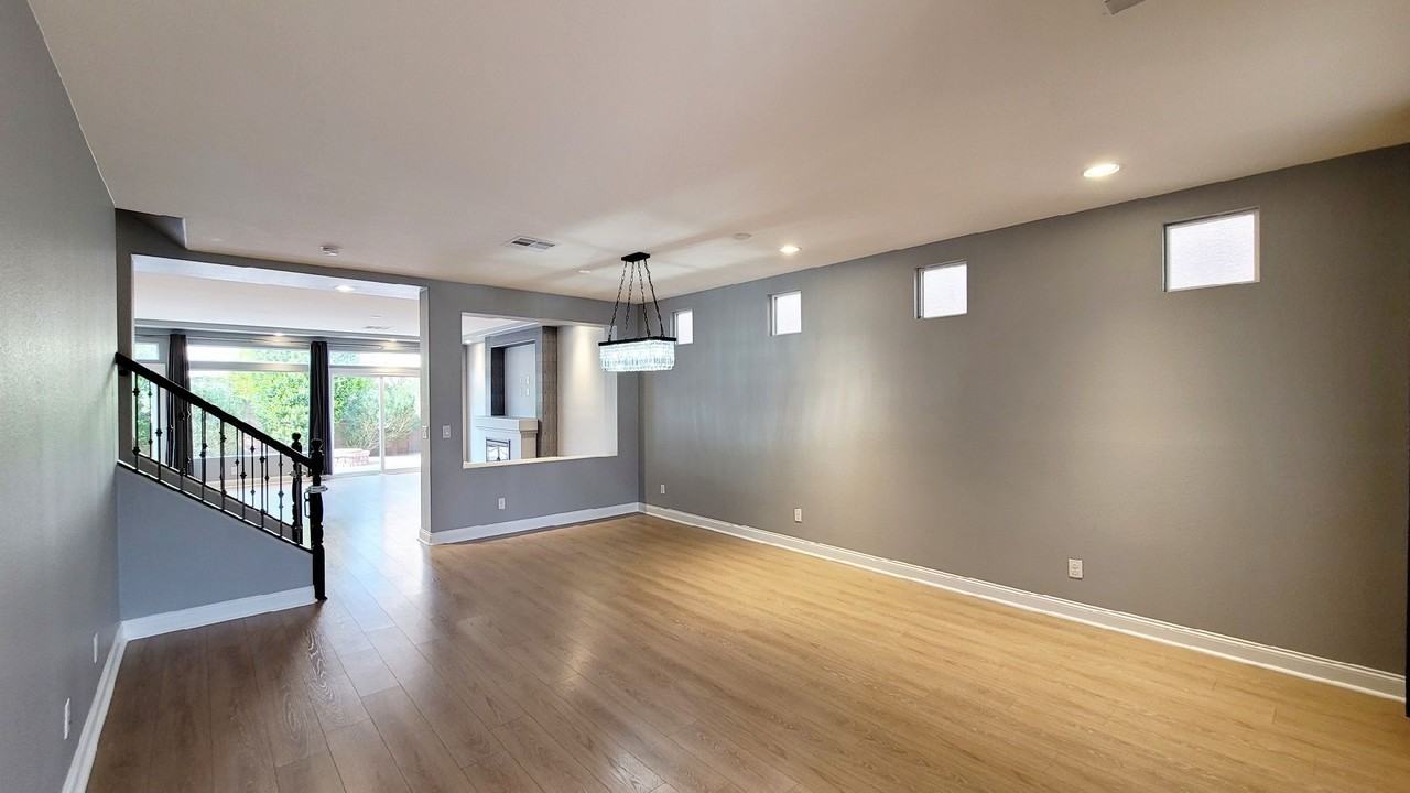 5464 Tartan Hill Ave - Photo 3 of 35