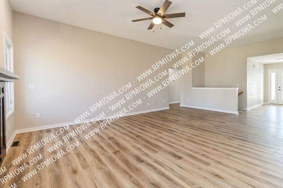 3018 E Spring St - Photo 3 of 16