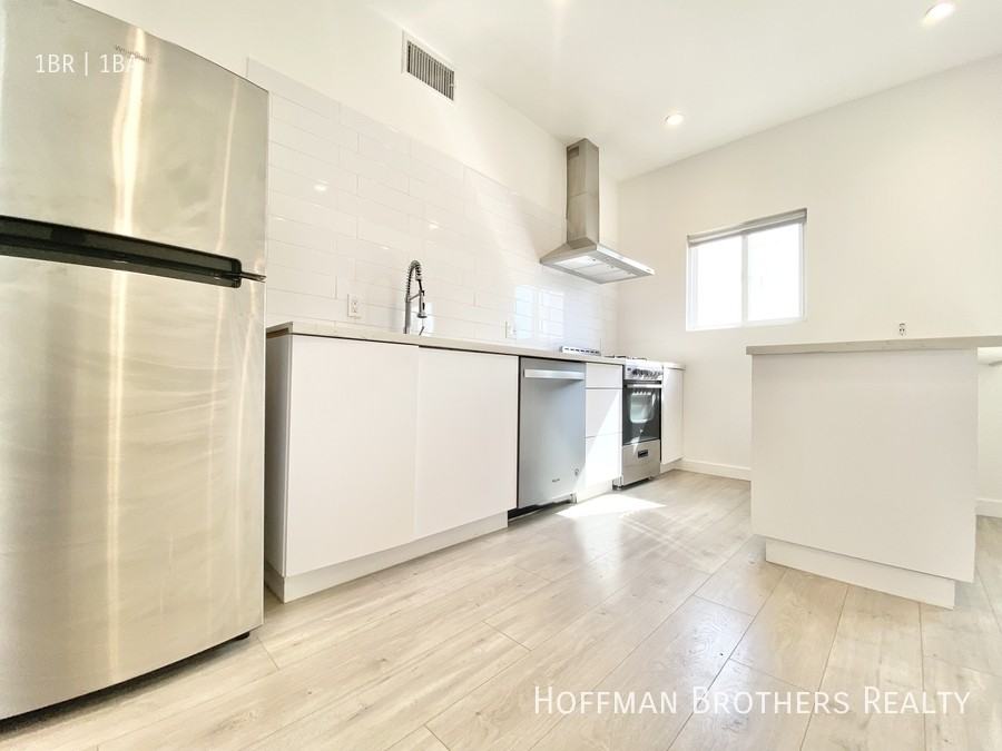 425 N Coronado St #A - Photo 2 of 13
