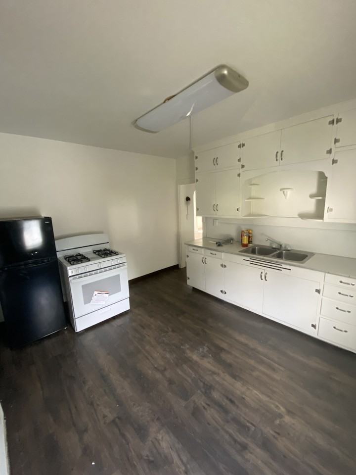 90 Moeller St #1stFLA - Photo 4 of 17