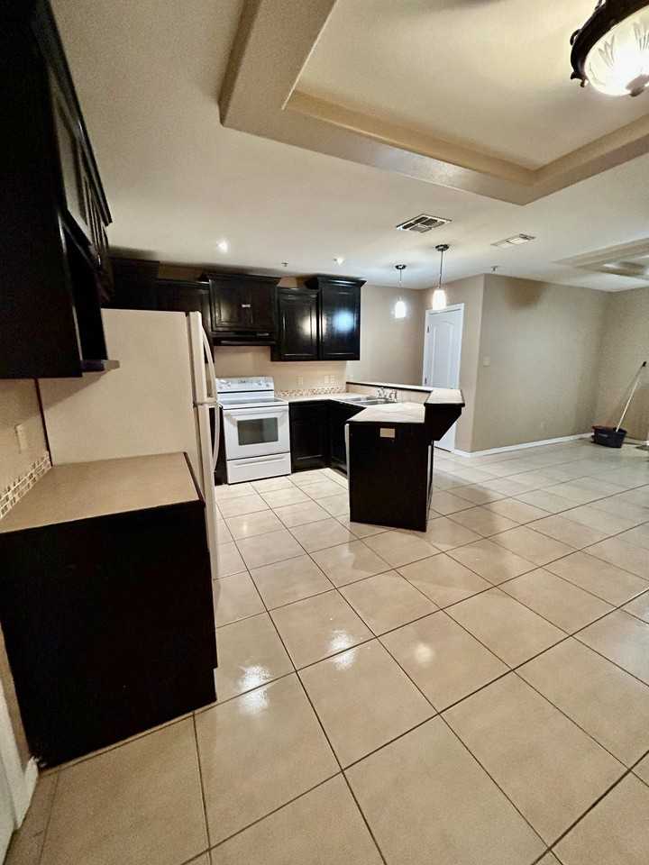 1209 W Kiwi Ave #3 - Photo 2 of 12