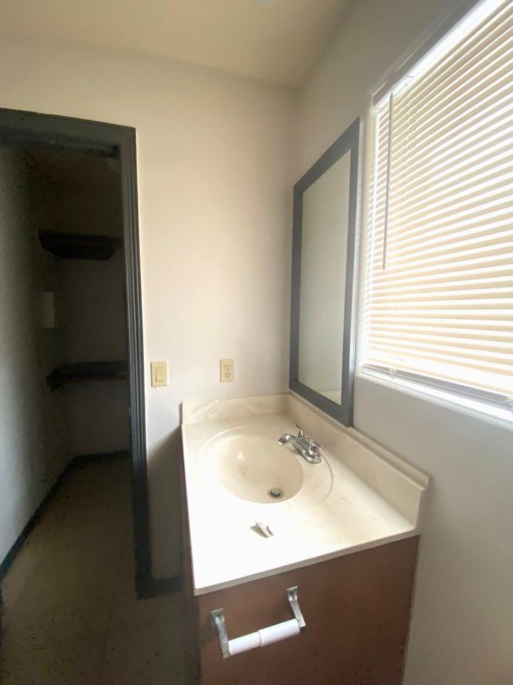 1209 W Kiwi Ave #3 - Photo 7 of 12