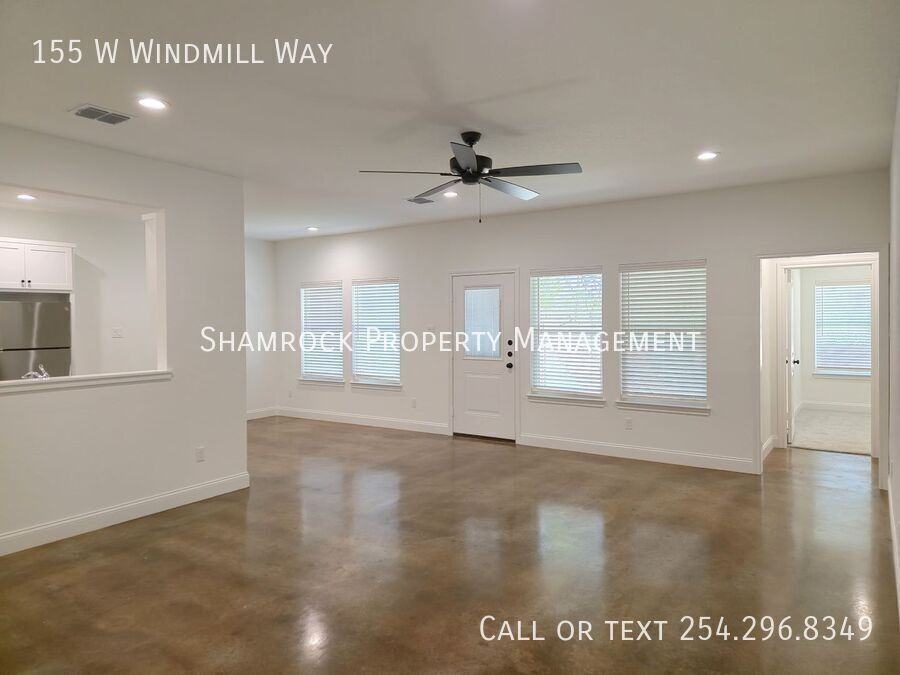 155 W Windmill Way - Photo 3 of 17