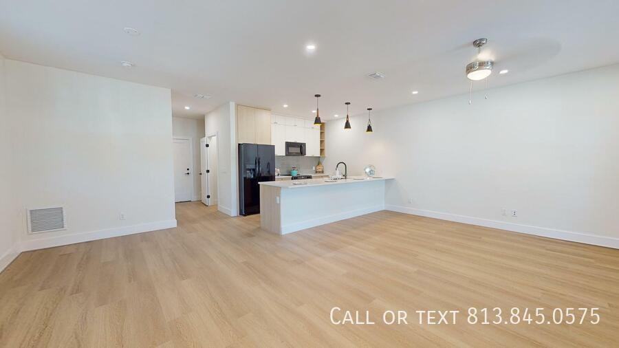 1505 E Comanche Ave #7 - Photo 5 of 17