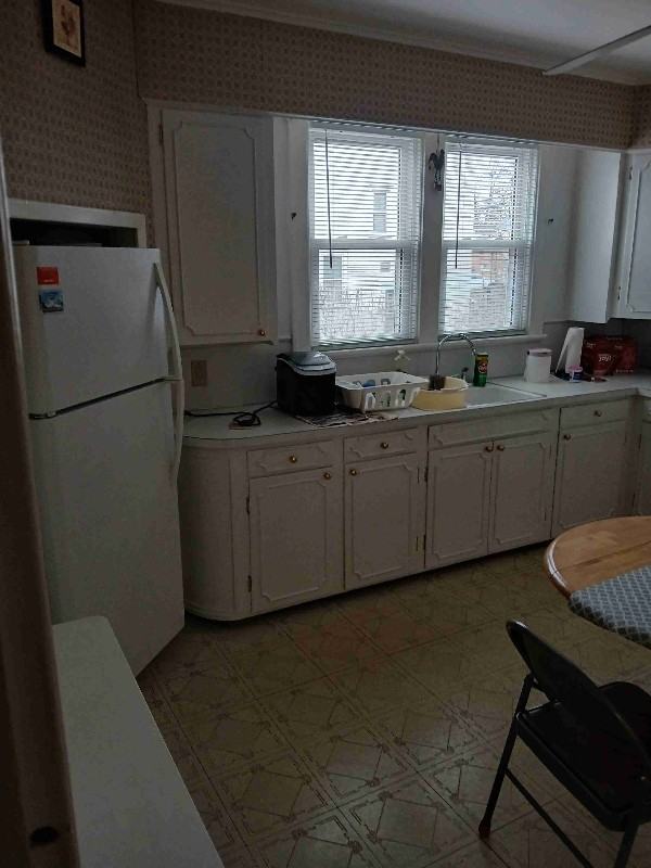 1924 Jerome Ave - Photo 7 of 10