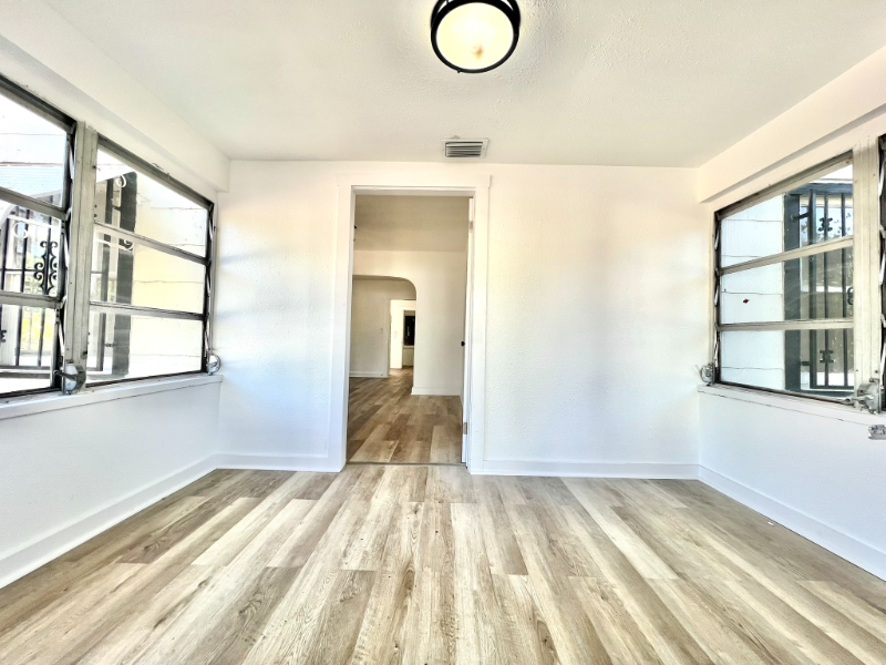 1900 23rd St S - Photo 3 of 11