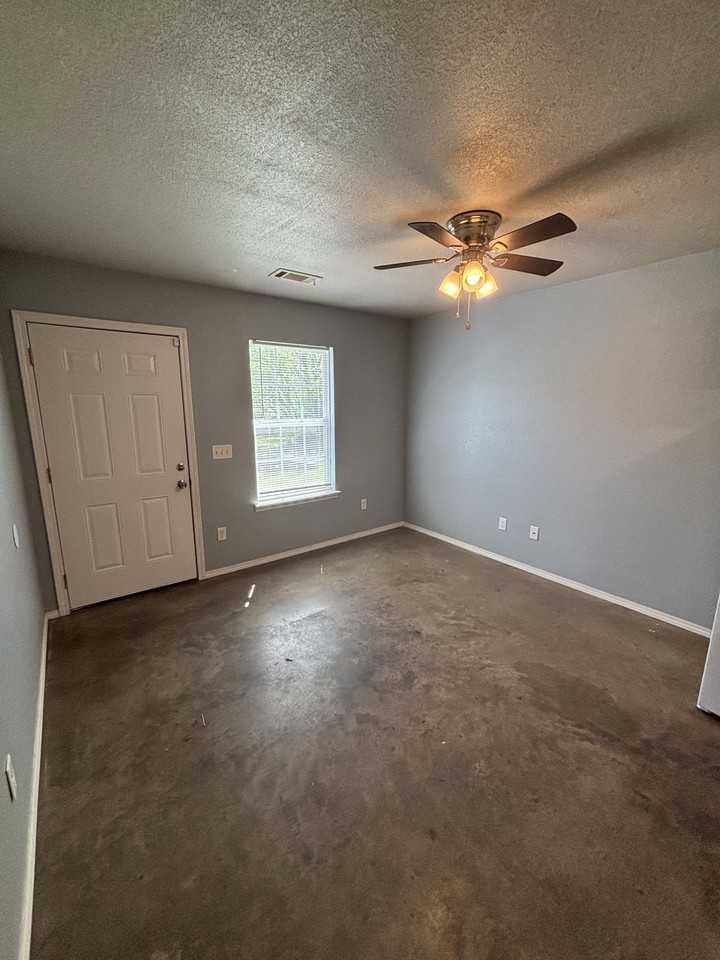 115 Wilson Street - Photo 3 of 9