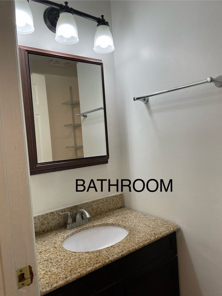 AND: Ruddle: Complex - Photo 5 of 8