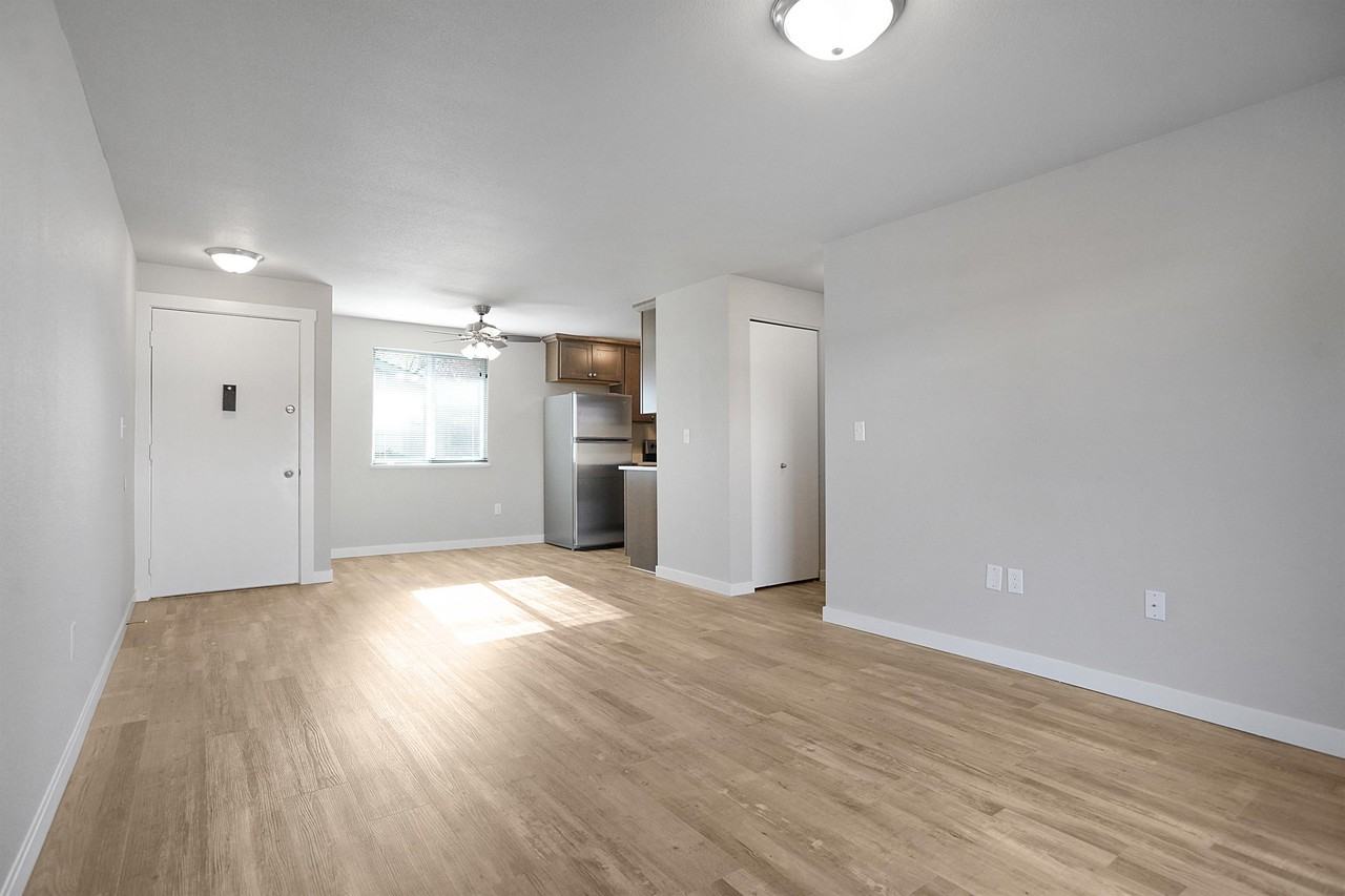 Garden Cottage Apartments - Photo 4 of 44