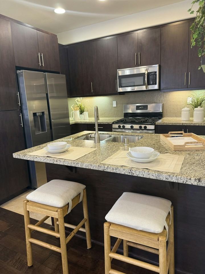 2071 Lynx Way - Photo 2 of 13