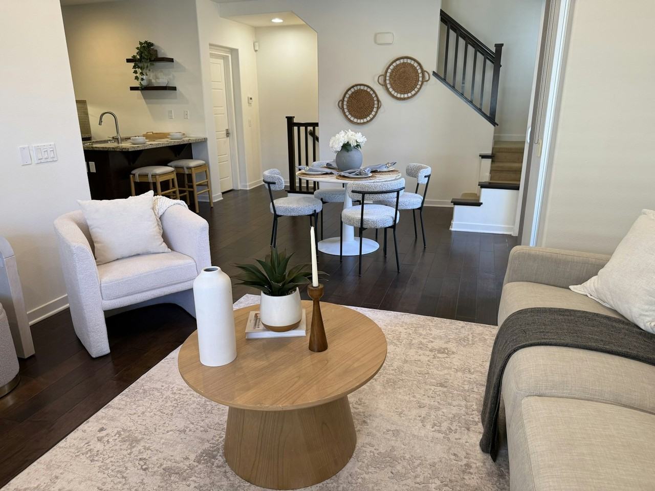 2071 Lynx Way - Photo 3 of 13