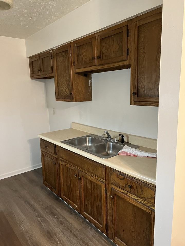 Hillview Apartments - Photo 3 of 50