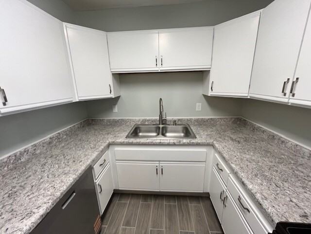 302 South 1st Avenue - Photo 3 of 20