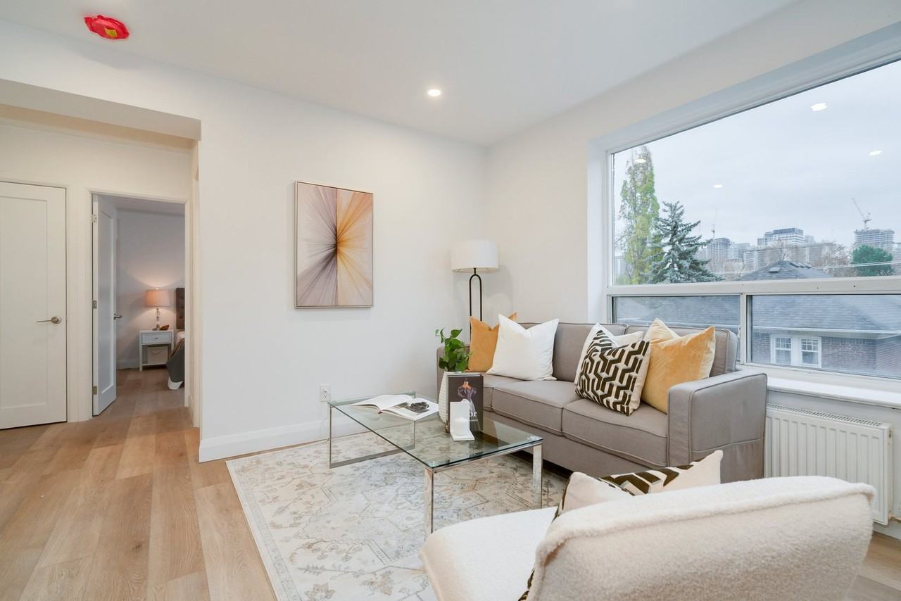 2707 Yonge St - Photo 4 of 9