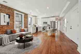 35 Main St #2A - Photo 1 of 1