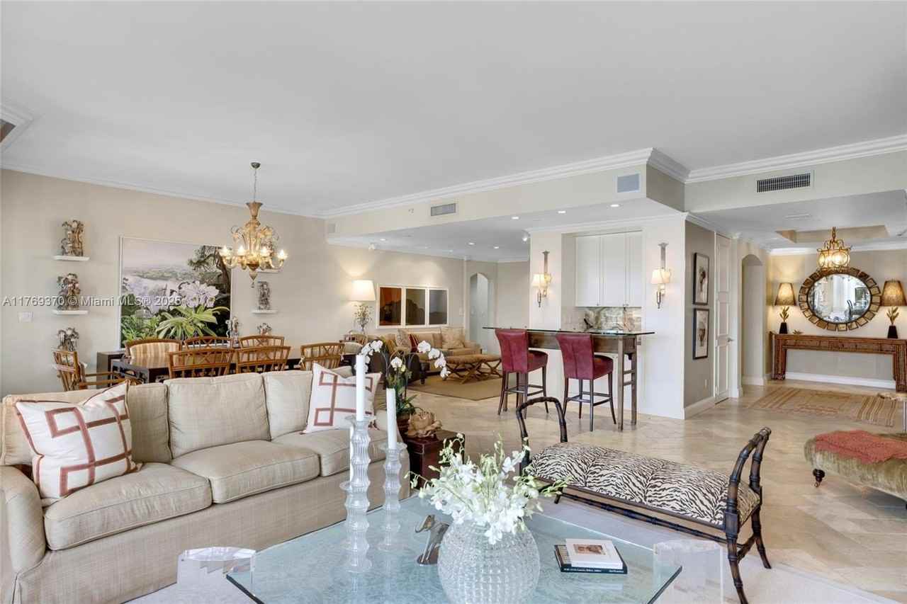 19925 Northeast 39th Place #402 - Photo 4 of 50