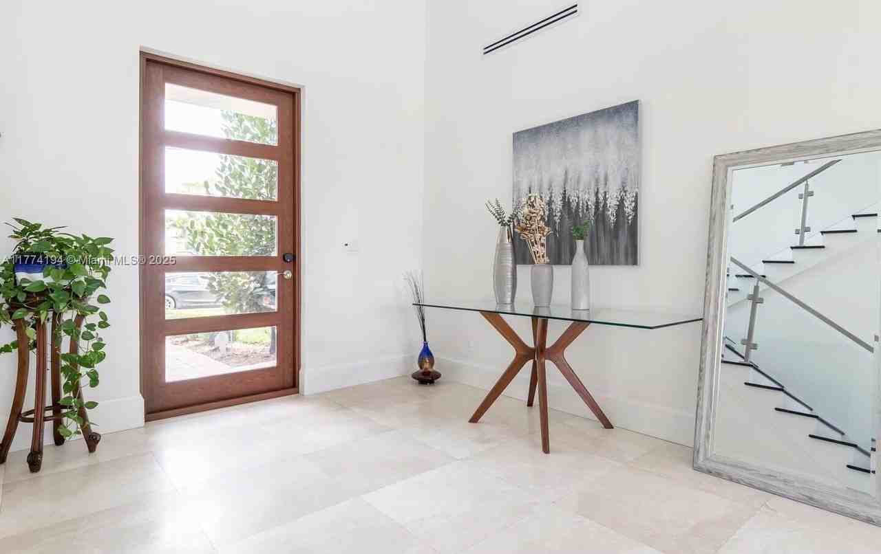 2809 Ne 14th Ave #2809 - Photo 3 of 42