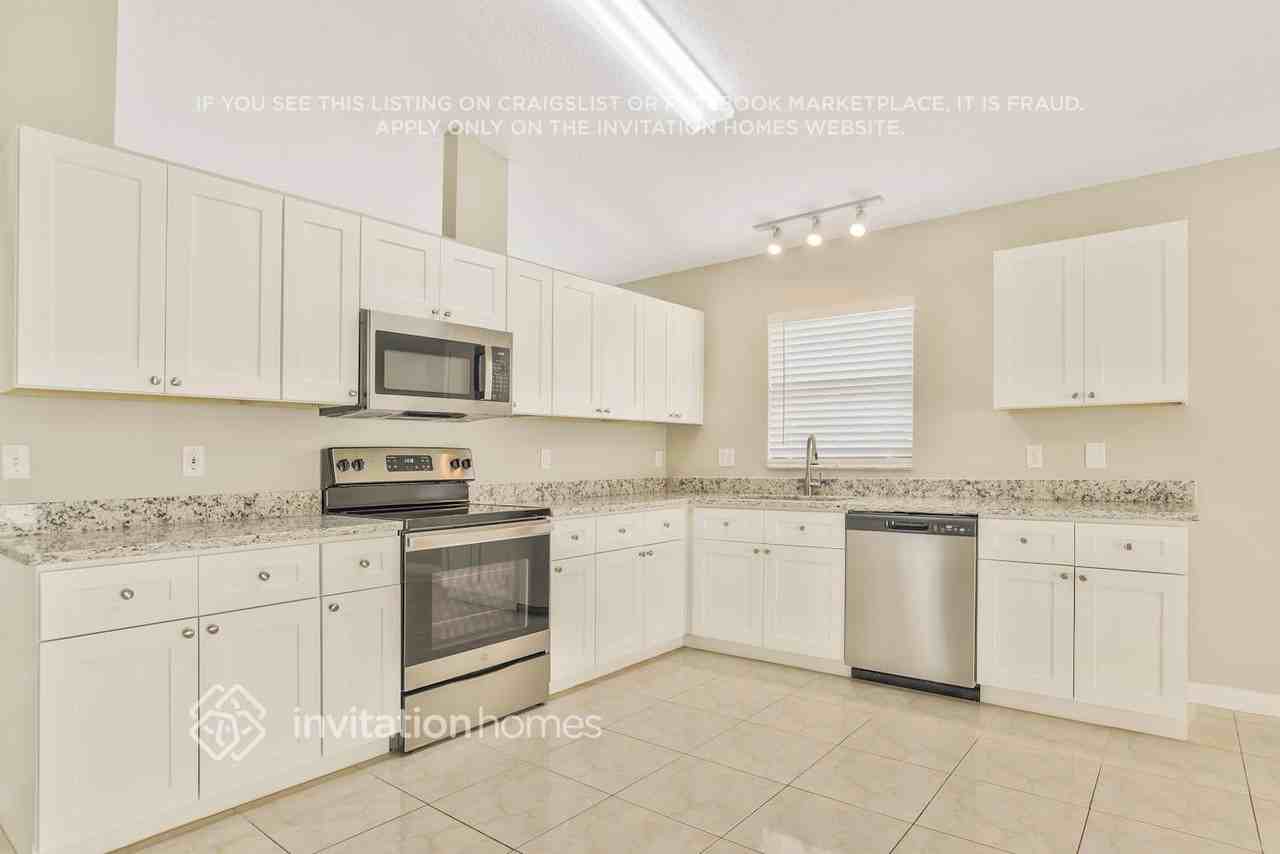 6558 Cherry Grove Cir - Photo 7 of 23