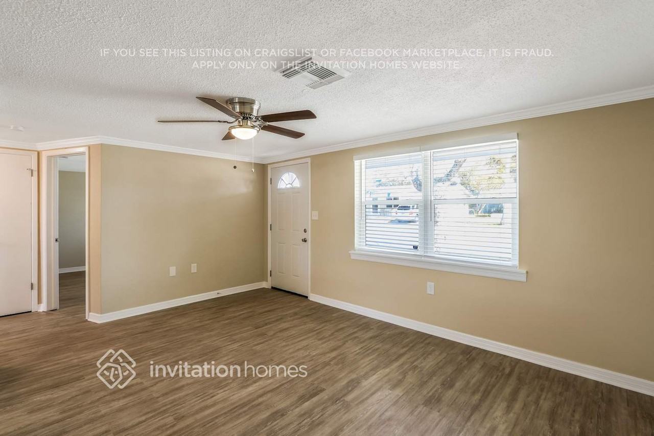 9401 Mark Twain Ln - Photo 3 of 25