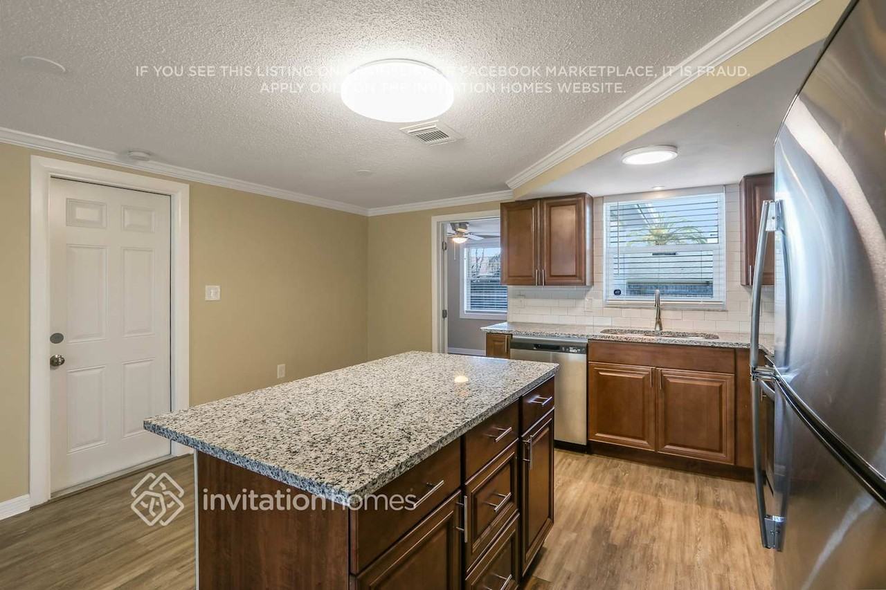 9401 Mark Twain Ln - Photo 7 of 25